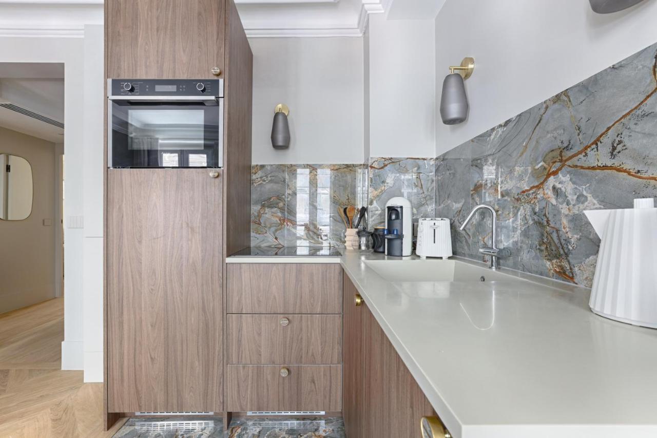 Unique Luxury Parisian Flat 2Br/6P -Champs Elysees 외부 사진